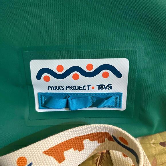 NEW Teva Parks Project Wild Rivers Hip Pack Dry Bag Roll Top - Picture 2 of 6